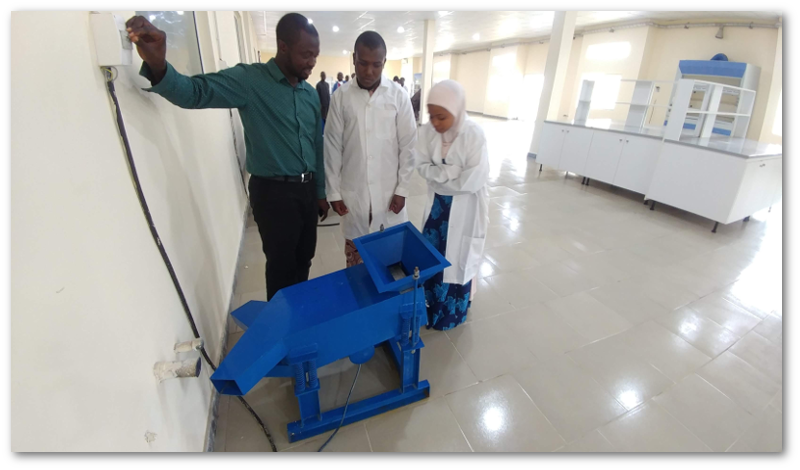 SIEVING MACHINE